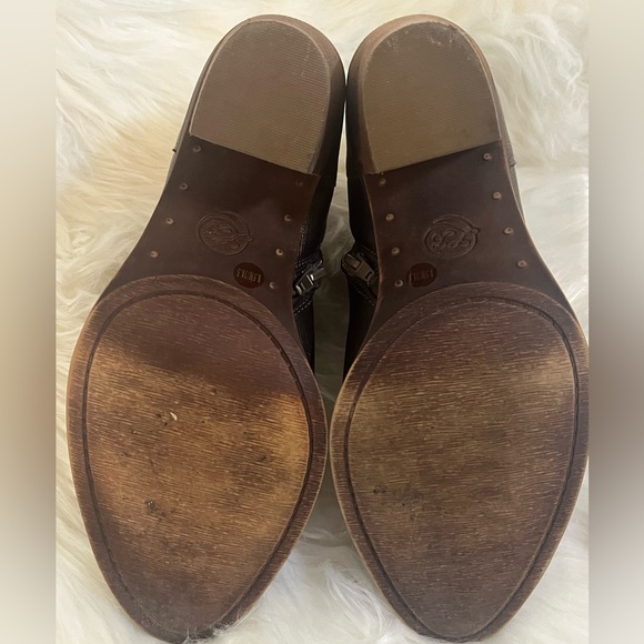 Dark gray metallic sheen chunk heeled booties heels - women’s size 8.5 - Picture 6 of 9